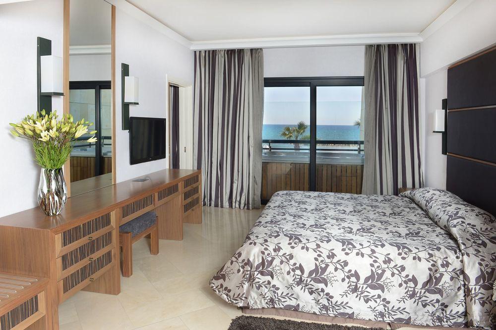 Palm Beach Hotel & Bungalows 라르나카 외부 사진