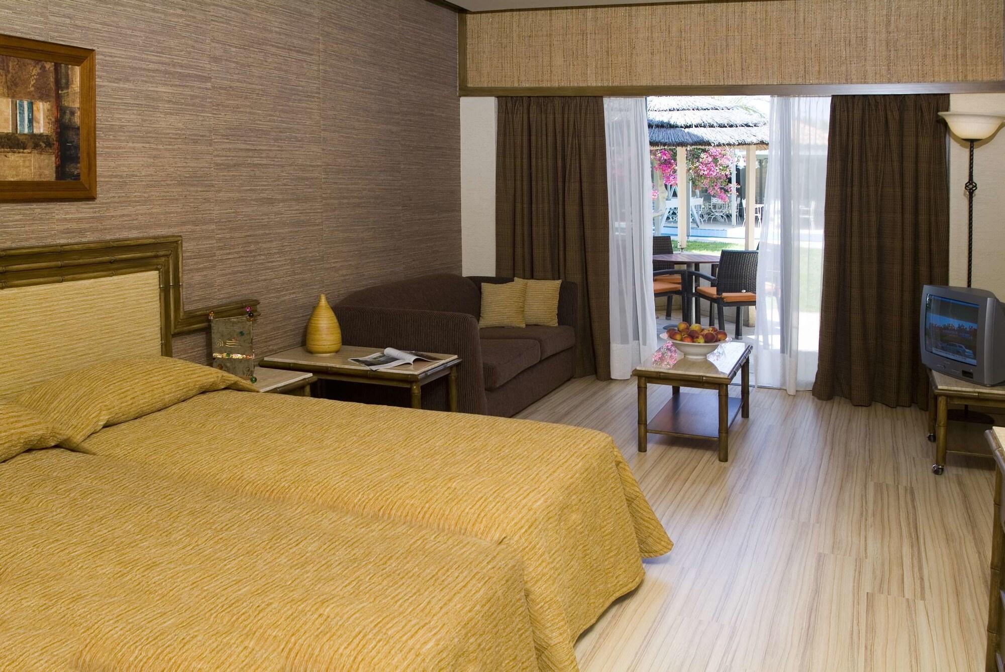Palm Beach Hotel & Bungalows 라르나카 외부 사진