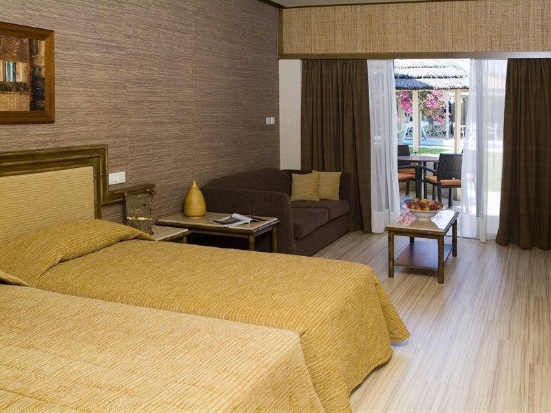 Palm Beach Hotel & Bungalows 라르나카 외부 사진